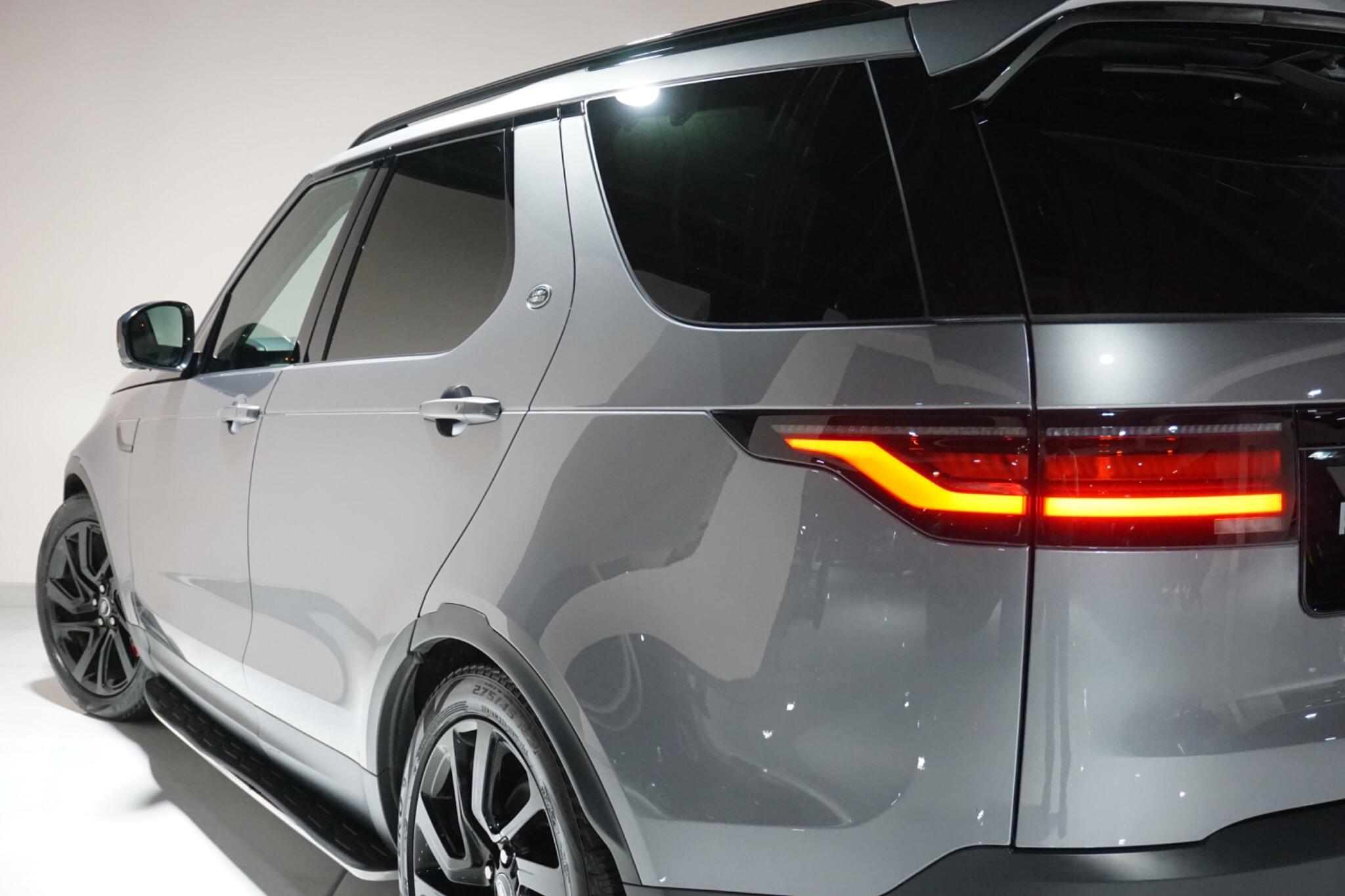 Land Rover Discovery 3.0 D300 MHEV SE SUV 5dr Diesel Auto 4WD Euro 6 (s/s) (300 ps)